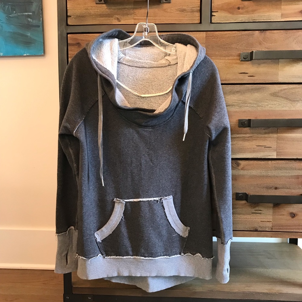Lululemon French Terry Pullover. Gray, size 6